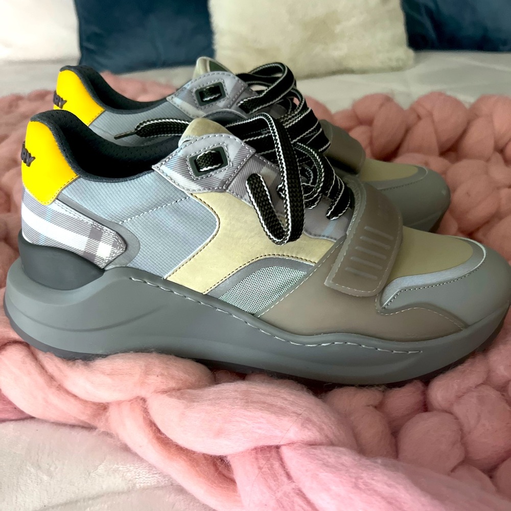 Burberry sneakers authentic